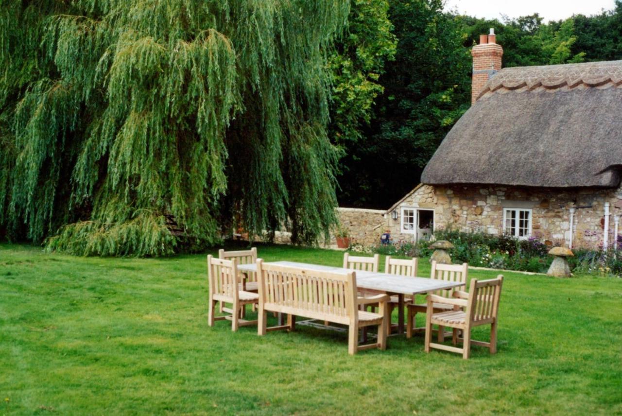 Afton Thatch: Beautiful Thatched Family Cottage Freshwater Exterior photo